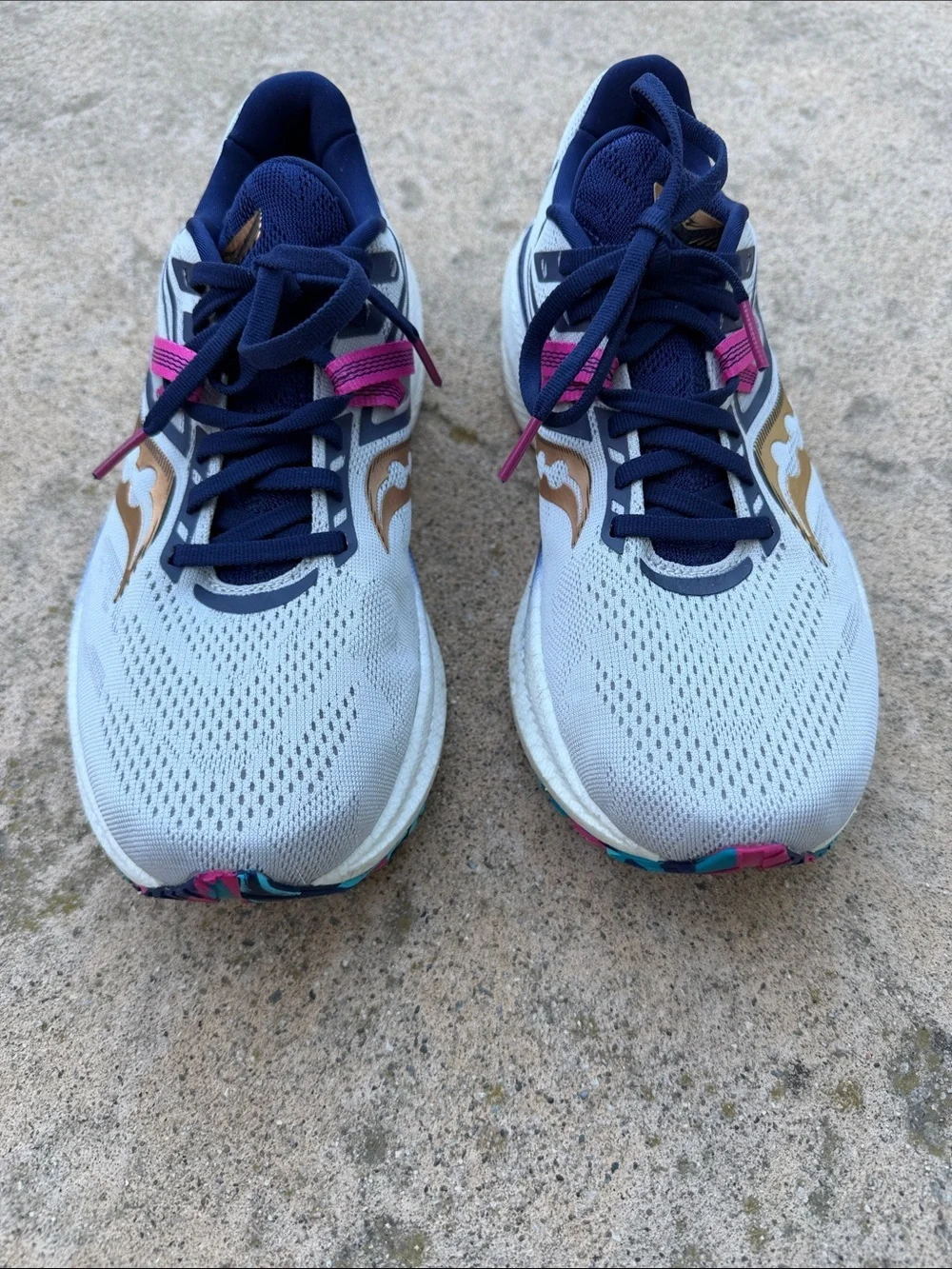 Saucony Women's Triumph 20 Prospect Glass Running Sneakers Size 9.5